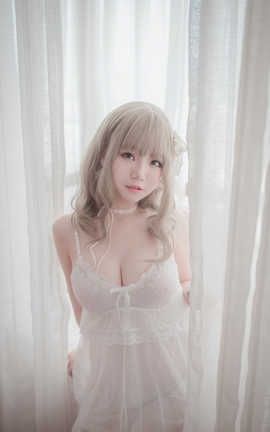 Yoko宅夏-白色丝质连衣裙
